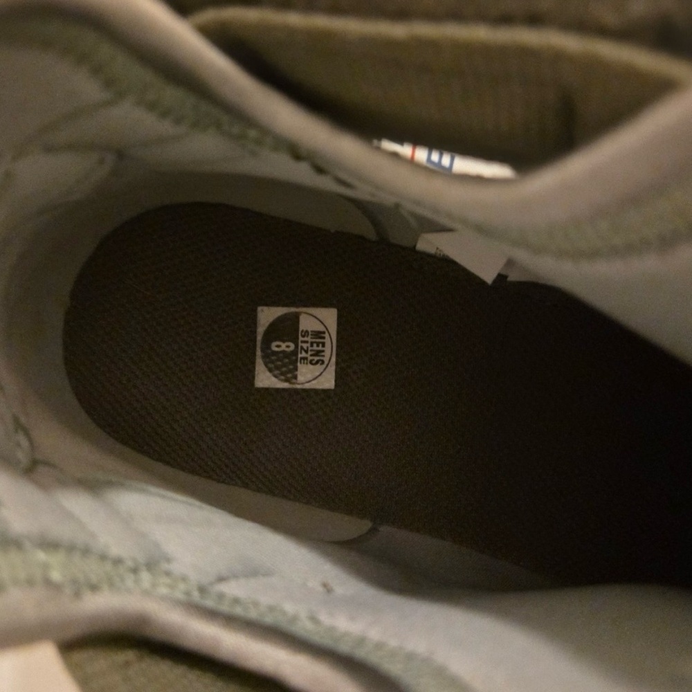 Nike Air Edge 270 Men's Sneakers in Light Gray and Olive - Picture 7 of 9